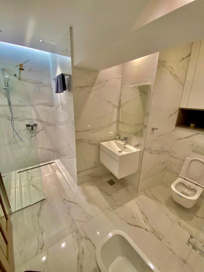 Blancris Boutique Apartment Brasov Ngoại thất bức ảnh