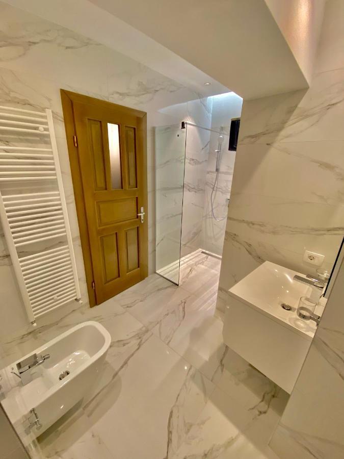 Blancris Boutique Apartment Brasov Ngoại thất bức ảnh