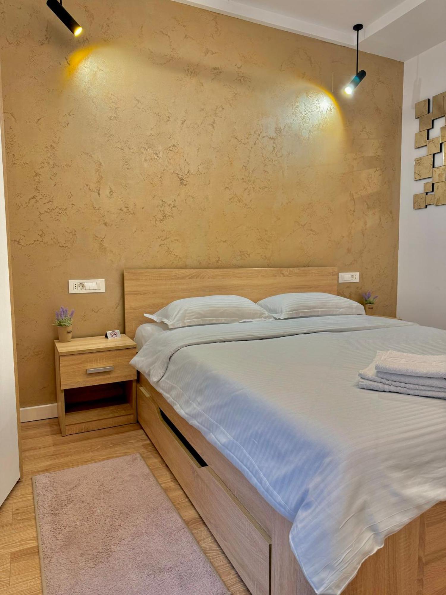 Blancris Boutique Apartment Brasov Ngoại thất bức ảnh