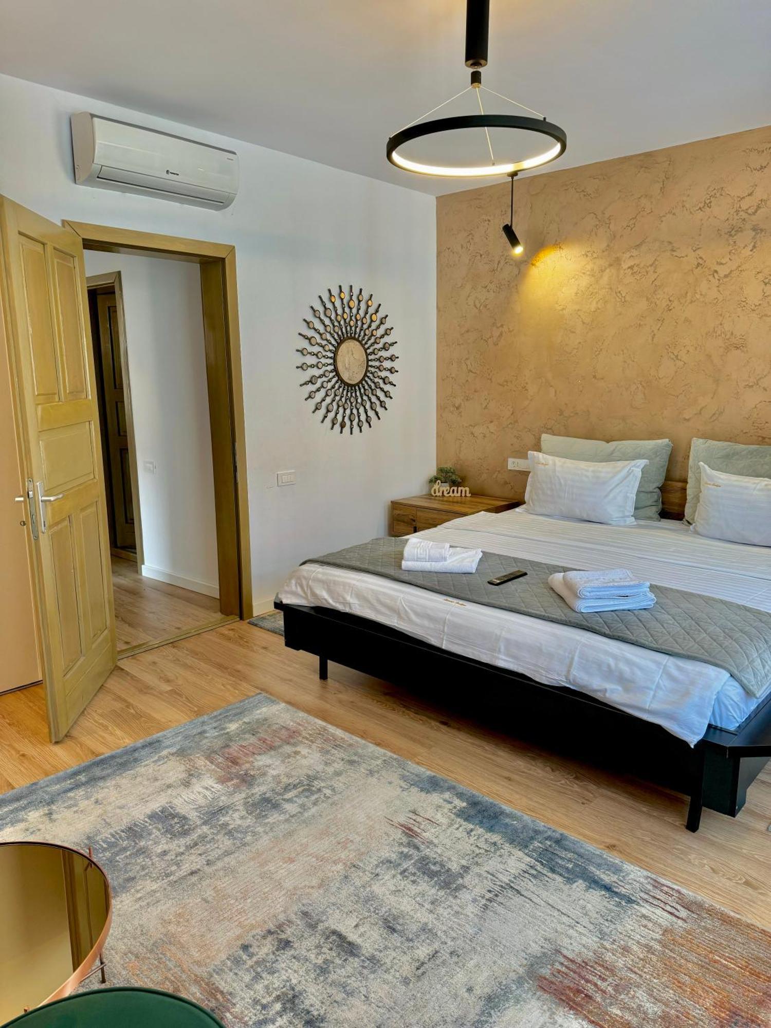 Blancris Boutique Apartment Brasov Ngoại thất bức ảnh
