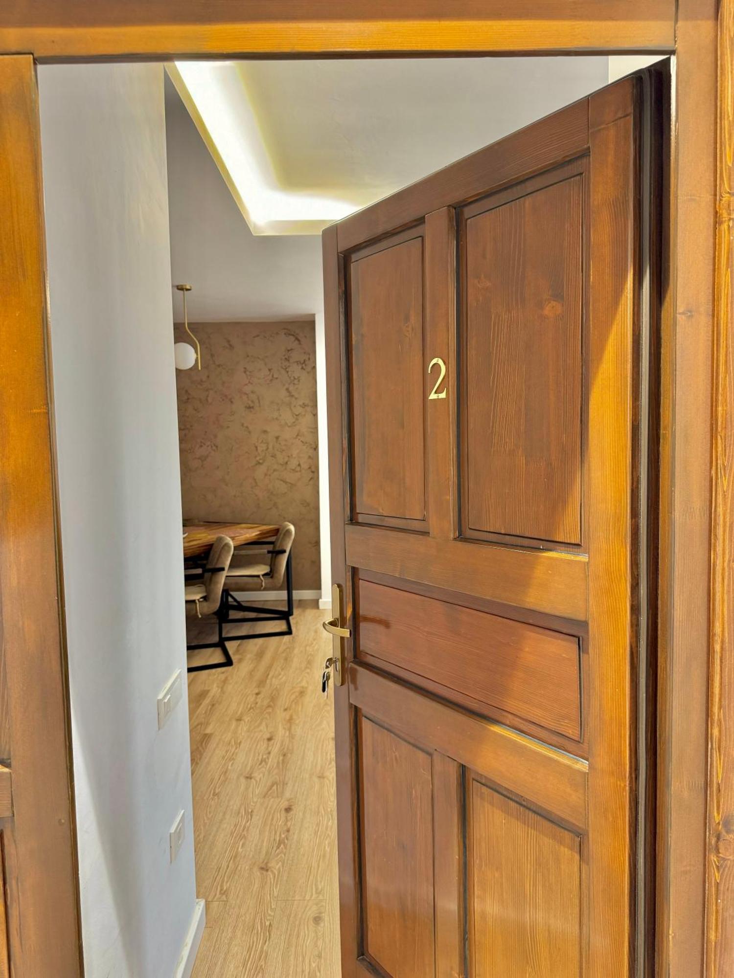 Blancris Boutique Apartment Brasov Ngoại thất bức ảnh