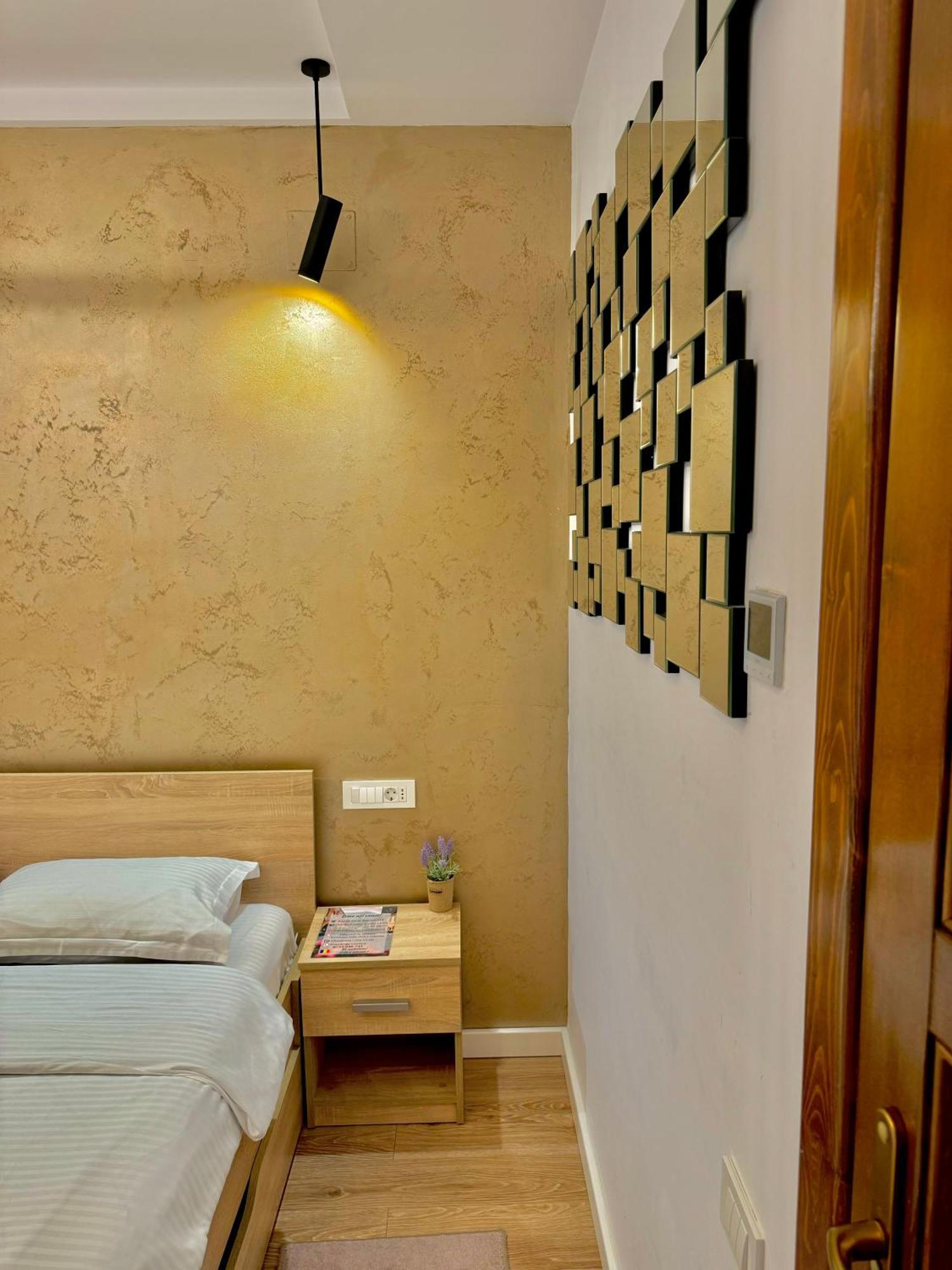 Blancris Boutique Apartment Brasov Ngoại thất bức ảnh