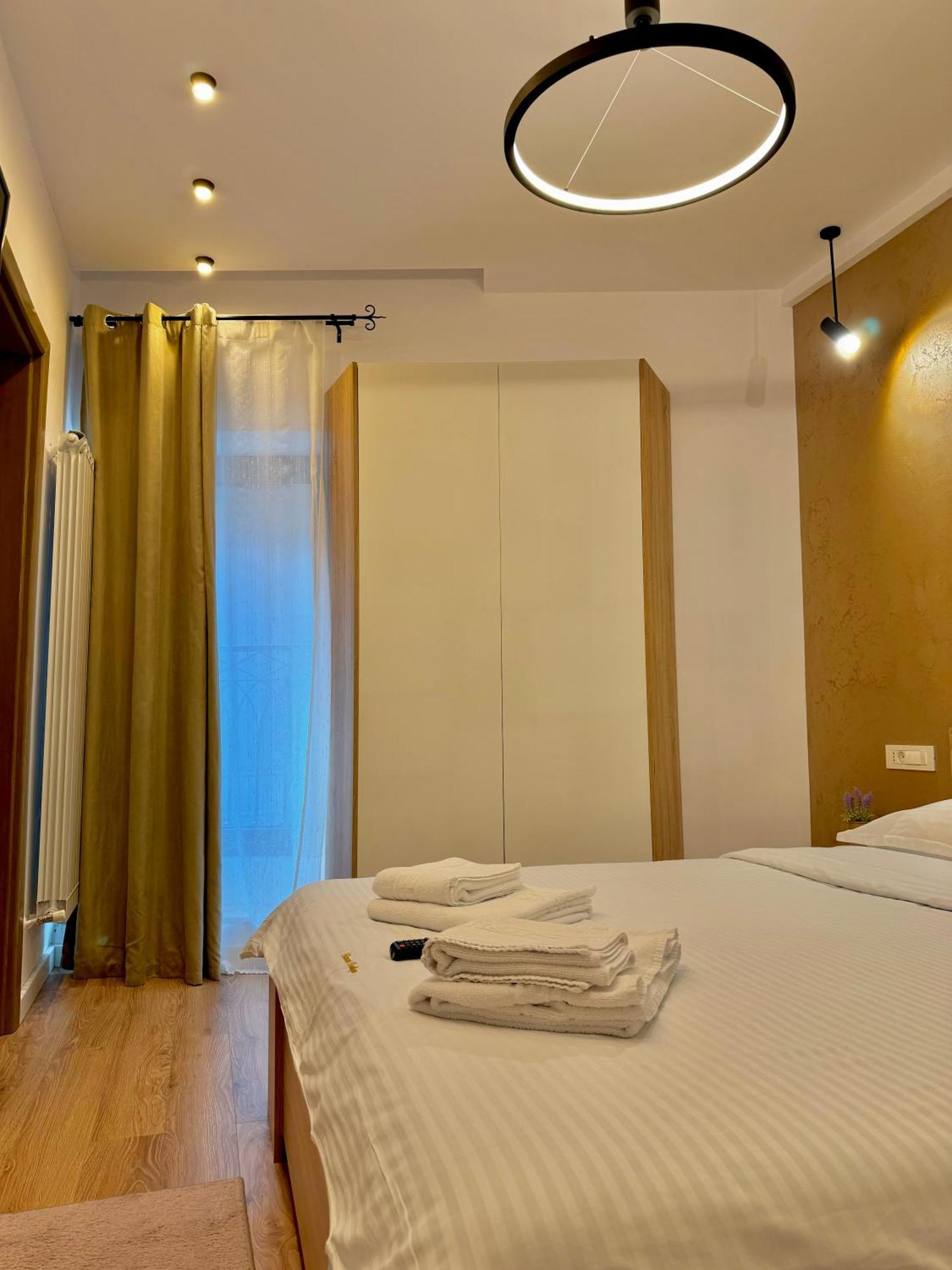 Blancris Boutique Apartment Brasov Ngoại thất bức ảnh