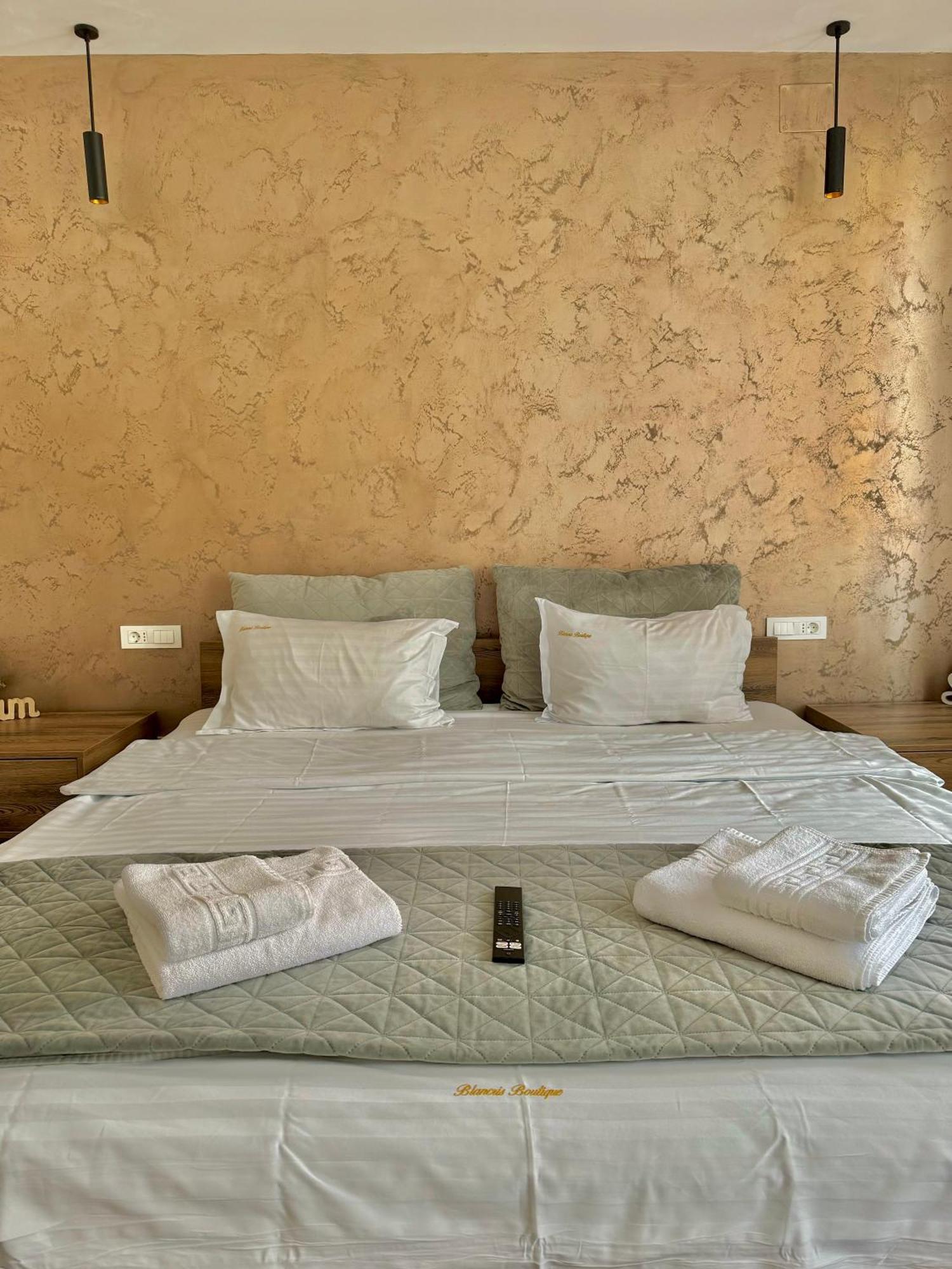 Blancris Boutique Apartment Brasov Ngoại thất bức ảnh