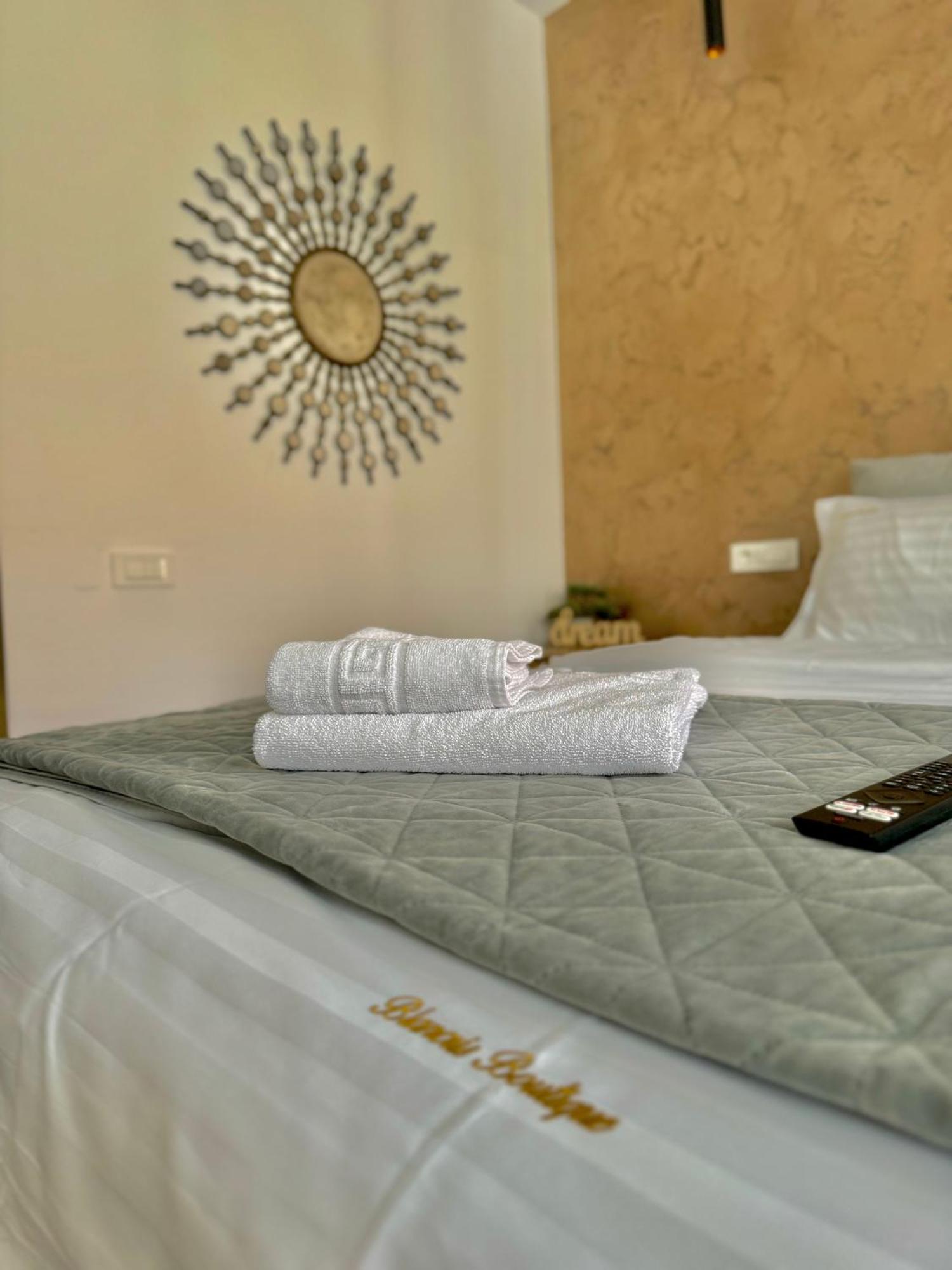 Blancris Boutique Apartment Brasov Ngoại thất bức ảnh